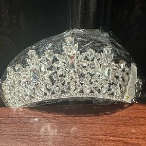 Dazzling Crystal Tiara